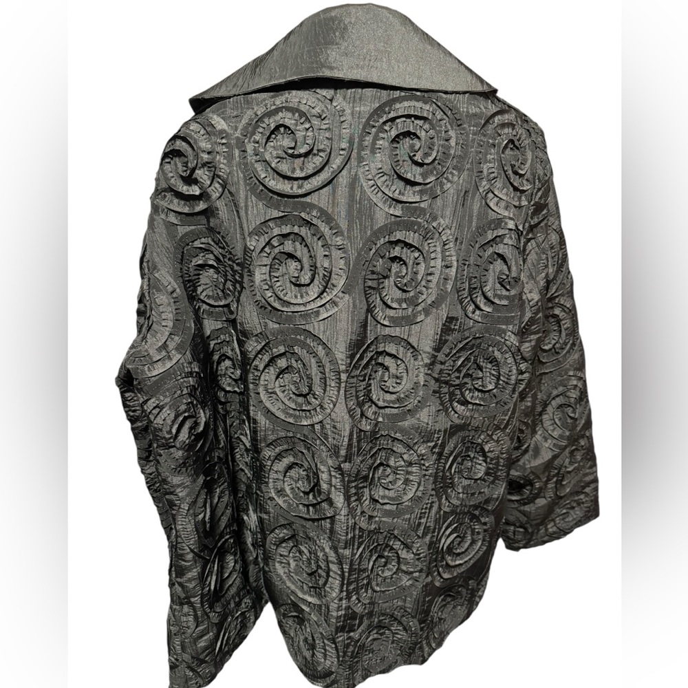 Grace Chuang Black Roses Jacket. Size XXL. EUC - Picture 4 of 7